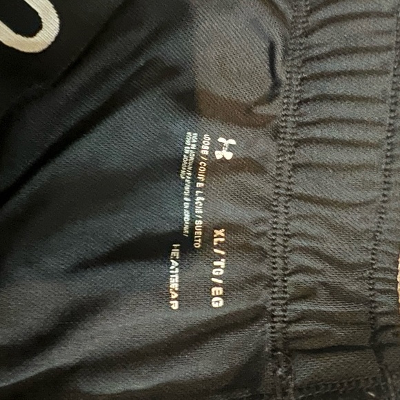 Under armor - Picture 2 of 2
